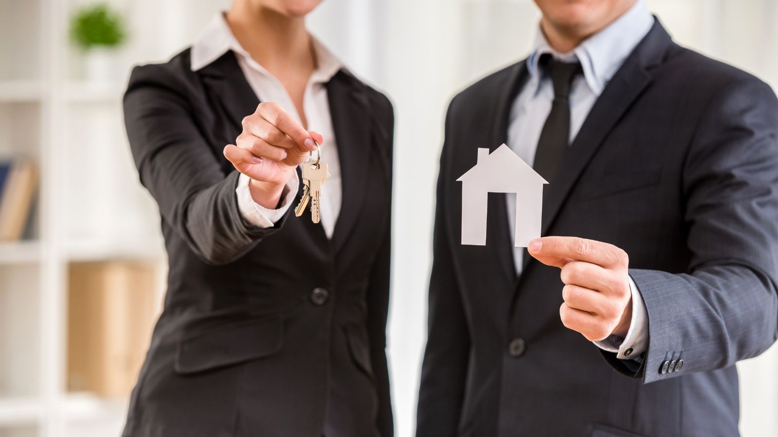 Choosing a Real Estate Agent to Sell Your House